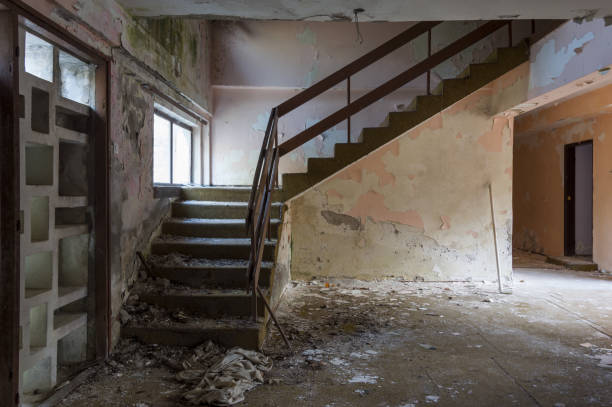 istock Interior of an old abandoned building 1465234837