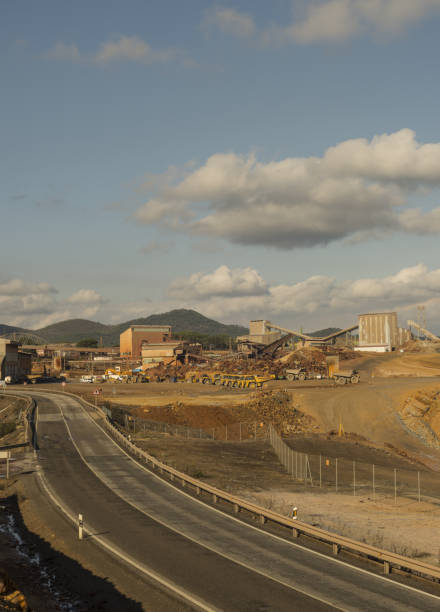 paisaje del enclave minero de río tinto en la provincia de huelva, andalucía - huelva province fotografías e imágenes de stock