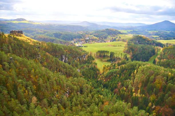 istock Autumnal view of Mariina Vyhlidka 1465238708
