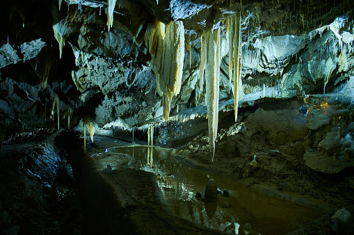 image of the stalactites and stalagmites in the cave