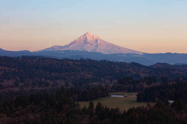 istock Mount Hood, Oregon, at Sunset 1465321367
