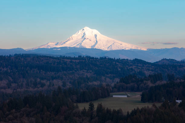 istock Mount Hood, Oregon, at Sunset 1465321410