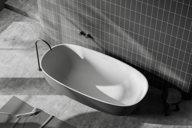 istock Top view of grey bathroom interior with bathtub 1465358504