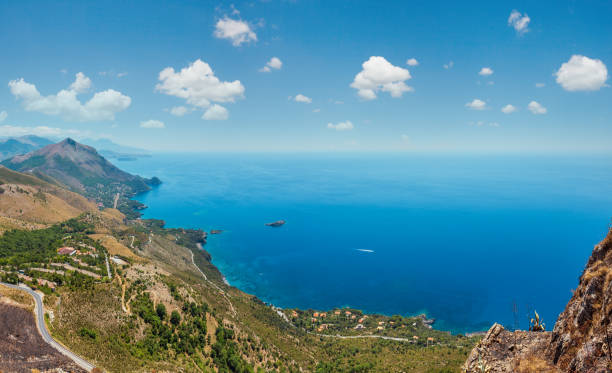 costa tirrenica vicino a maratea, italia - mar tirreno foto e immagini stock