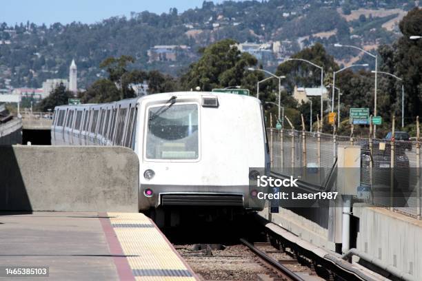 Bart Train Board Bart Bay Area Rapid Transit Train Stock Photo - Download Image Now ...