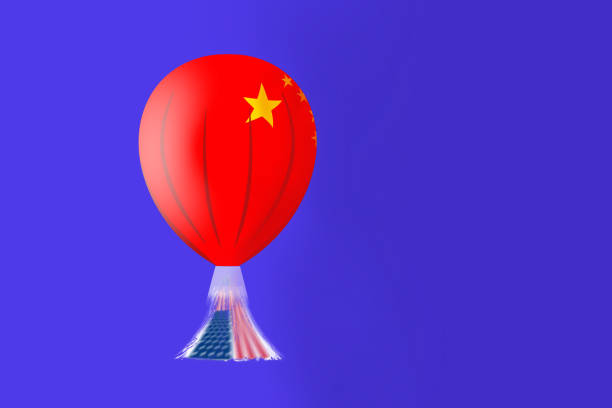 미국 상공의 중국 스파이 발롱의 개념적 그림 - chinese spy balloon stock illustrations