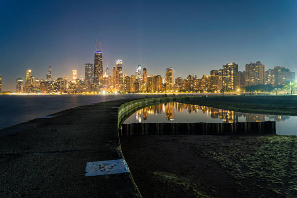 istock View of Chicago Night 1465442753