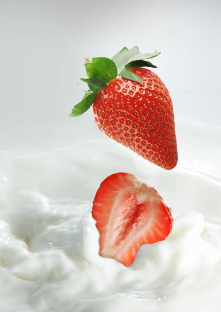 istock strawberries in milk splash 1465453283