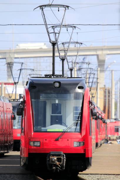サンディエゴメトロポリタントランジットシステム - mtsトロリー列車 - san diego trolley ストックフォトと画像