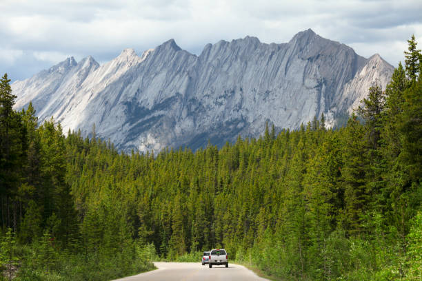 istock View of mount Robson 1465470757