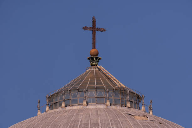 istock Church Cross in Piazza del Plebiscito 1465504019
