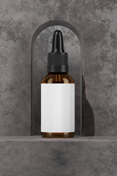 Mock-up of an amber cosmetic bottle on a stone table in a dark-colored stone arch. Blank label product mockup, peptide anti aging serum, cosmetics mockup, biophilic concept. Front view, vertical. 3d render.. maqueta de una botella de cosméticos de color ámbar en una mesa de piedra en un arco de piedra de color oscuro. maqueta de producto de etiqueta en blanco, suero péptido antienvejecimiento, maqueta de cosméticos, concepto biofílico. vista frontal, vert