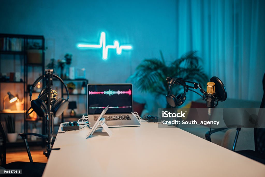 An Empty Weatherstudio Empty Podcast Studio Stock Photo - Download Image Now - Recording ...