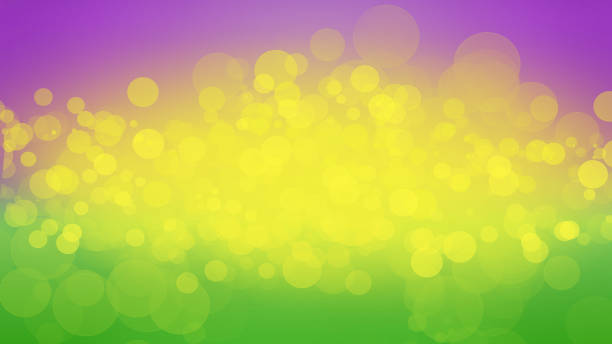 fondo de mardi gras con colores púrpura, amarillo y verde y luces bokeh abstractas desenfocadas - mardi gras fotografías e imágenes de stock