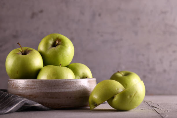 istock ripe organic green apples for a healthy diet 1465592142