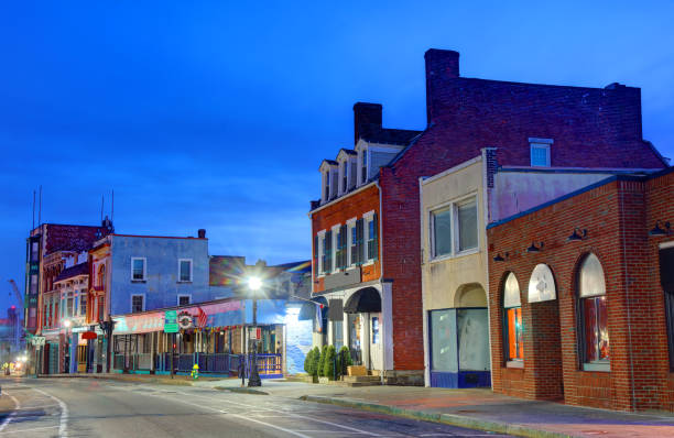 istock Downtown New London, Connecticut 1465606977