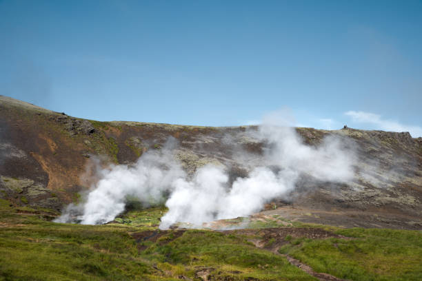 геотермальная активность хверагерди - sulphur landscape fumarole heat стоковые фото и изображения