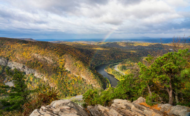 Delaware Water Gap and Mount Minsi from Mount Tammany in Autumn - Worthington State Forest Delaware Water Gap and Mount Minsi from Mount Tammany in Autumn - Worthington State Forest the poconos stock pictures, royalty-free photos & images