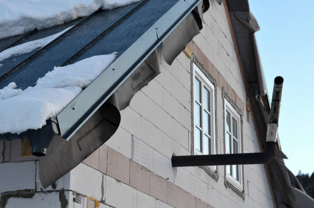 istock the construction work will be stopped by the winter, fortunately there is already a sheet metal covering on the roof and the inside is heated by a temporary wood stove. chimney is brought out through 1465640302