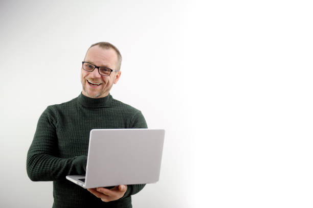 Closing the lid of a laptop