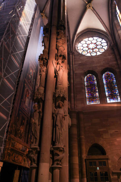 strasbourg cathedral or cathédrale-notre-dame-de-strasbourg - cath��drale photos et images de collection