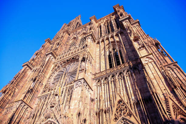 strasbourg cathedral or cathédrale-notre-dame-de-strasbourg - cath��drale photos et images de collection