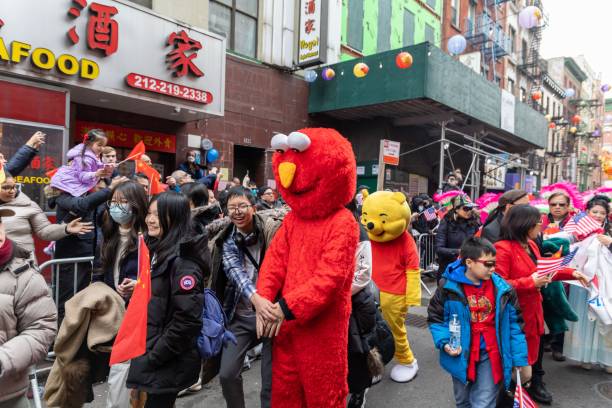elmo en el 25º desfile anual del año nuevo lunar chino - elmo fotografías e imágenes de stock