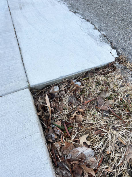 istock New Sidewalk and Driveway 1465928817