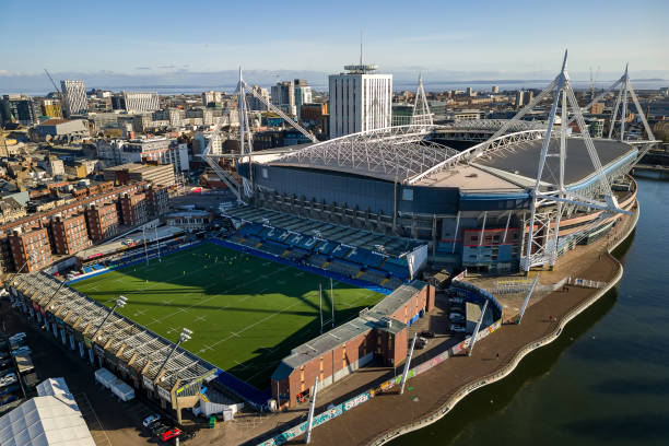 Aerial view of the centre of Cardiff and the Millennium (Principality) Stadium next to the River Taff. The stadium is used to host international Rugby matches and other large events. Aerial view of the centre of Cardiff and the Millennium (Principality) Stadium next to the River Taff. The stadium is used to host international Rugby matches and other large events. uk sports free bet stock pictures, royalty-free photos & images