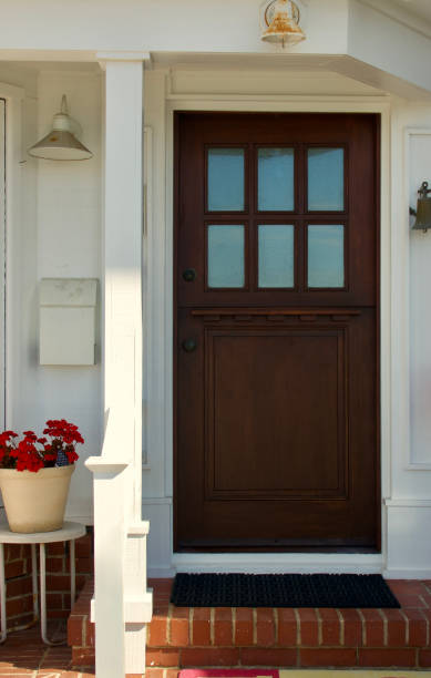istock Vintage front door of a charming cottage 1466145094