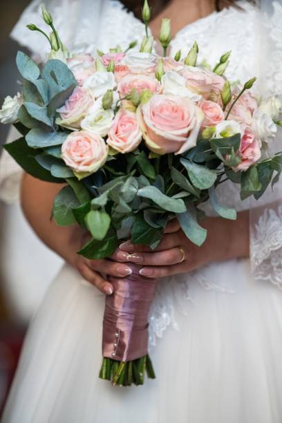 istock Beautiful bride with a bouquet 1466304860