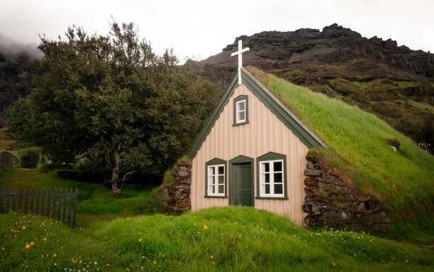 istock Islandic little church 1466322430