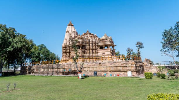 the chitragupta temple, khajuraho in madhya pradesh, india - khajuraho india indian culture temple imagens e fotografias de stock