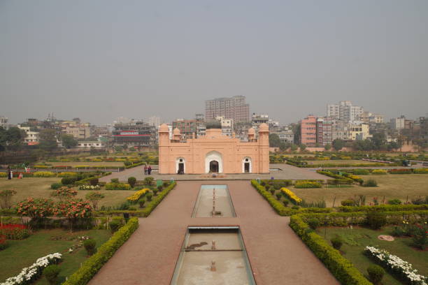 istock Lalbagh fort in Dhaka 1466377951