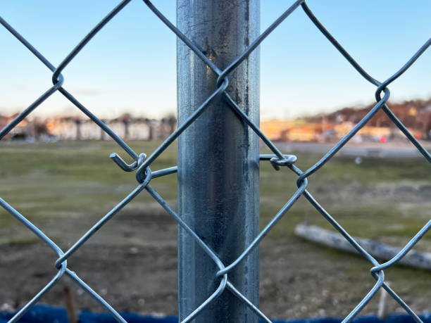 istock Chain Link Fence in Morning 1466391789