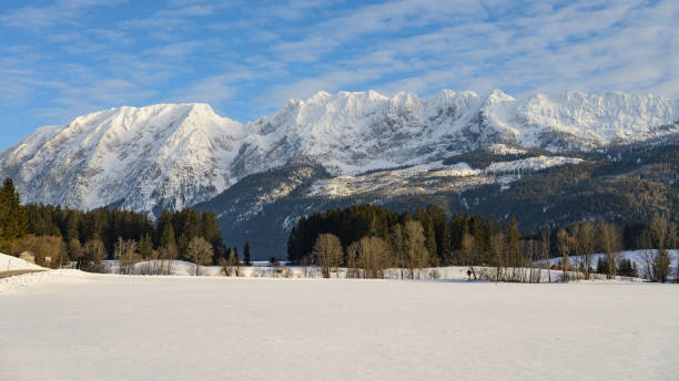 istock Mountain Grimming on a cold sunny day in winter 1466406229