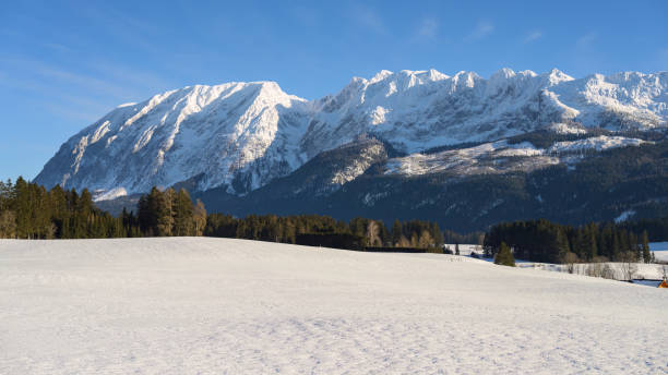 istock Mountain Grimming on a cold sunny day in winter 1466407191