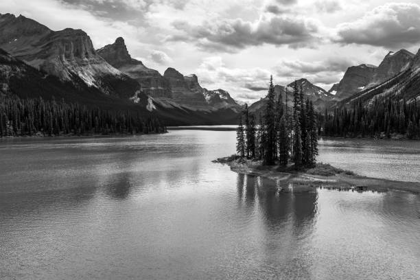 istock Spirit Island black and white, Jasper, Canada 1466455833