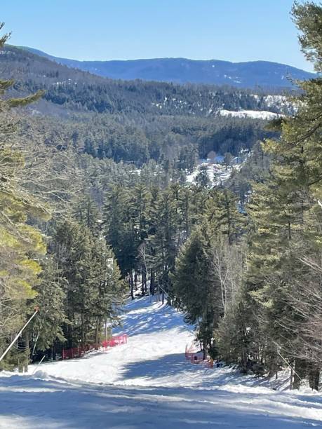 istock Ice lake in New Hampshire 1466484736