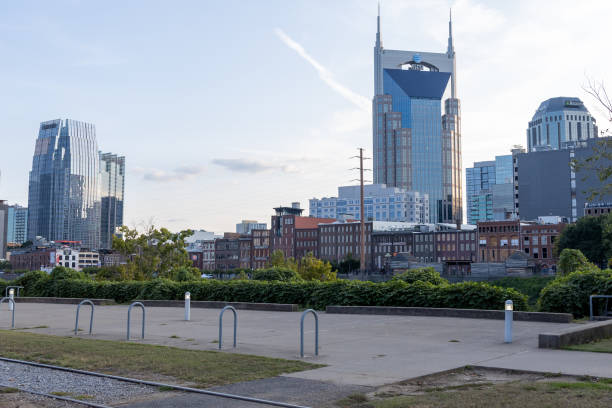 panorama miasta nashville - coliseum zdjęcia i obrazy z banku zdjęć