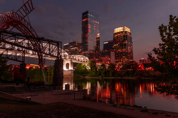 panorama miasta nashville - coliseum zdjęcia i obrazy z banku zdjęć