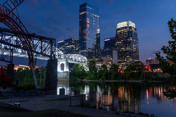 panorama miasta nashville - coliseum zdjęcia i obrazy z banku zdjęć