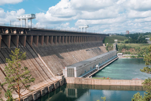 istock Bratsk hydroelectric power station on the river 1466582279