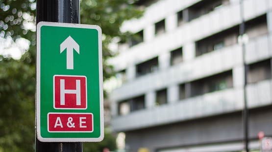 A street sign in London directs traffic towards the Accident & Emergency department of a hospital