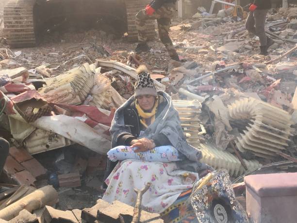 kahramanmaras erdbeben 4 - erdbeben türkei stock-fotos und bilder