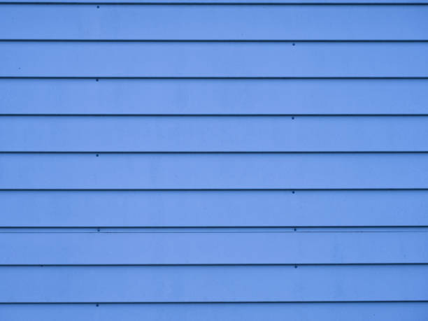 istock Weatherboard house wall for texture or background 1466649244