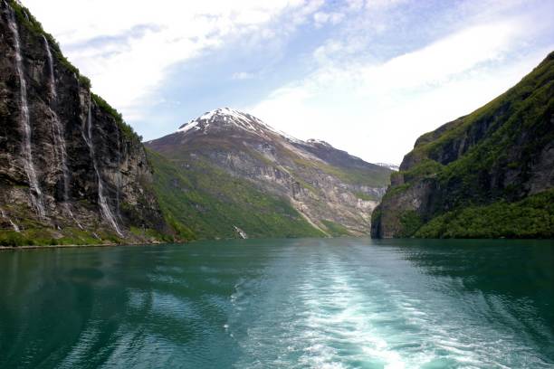 istock Geiranger Fjord 1466720615