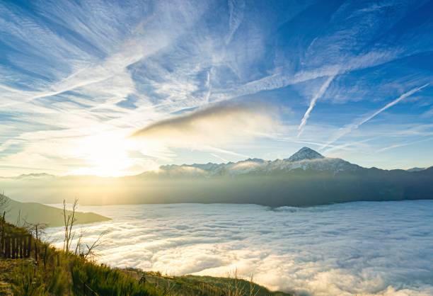 istock Carpet of clouds over Lake Como 1466790177