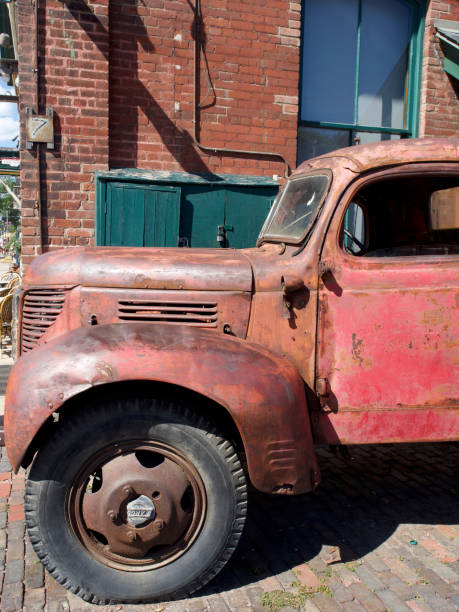 istock Side view of an old red truck 1466968278