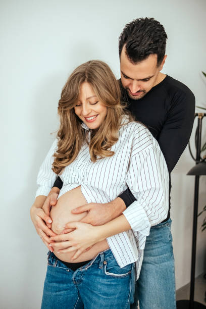 istock Happy pregnant couple 1466981616